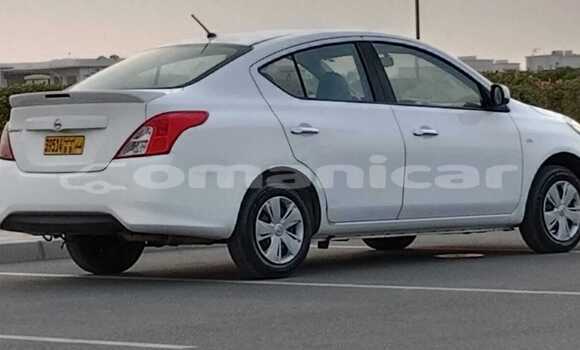 Buy Used Nissan Sunny White Car in Muscat in Masqat Buy Used Nissan Sunny White Car in Muscat in Masqat