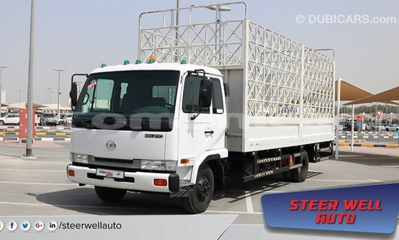 Buy Import Nissan 350Z White Car in Import - Dubai in Dhufar Buy Import Nissan 350Z White Car in Import - Dubai in Dhufar