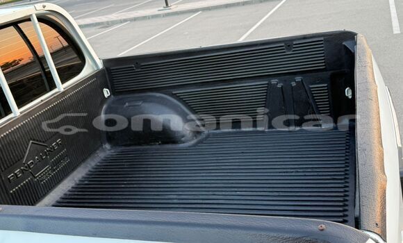 Buy Used Mitsubishi L200 White Car in Masqat in Masqat Buy Used Mitsubishi L200 White Car in Masqat in Masqat