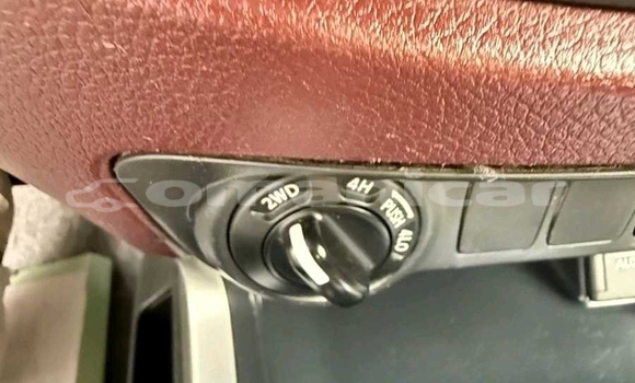 Buy Used Nissan Navara White Car in Masqat in Masqat