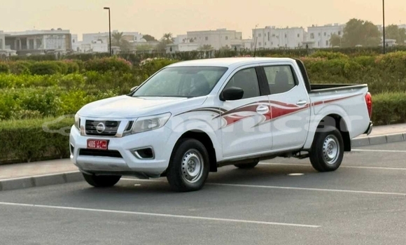 Buy Used Nissan Navara White Car in Masqat in Masqat Buy Used Nissan Navara White Car in Masqat in Masqat
