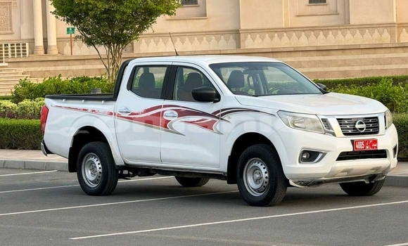 Buy Used Nissan Navara White Car in Masqat in Masqat Buy Used Nissan Navara White Car in Masqat in Masqat