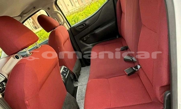 Buy Used Nissan Navara White Car in Masqat in Masqat Buy Used Nissan Navara White Car in Masqat in Masqat