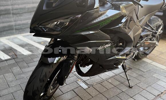 Buy Used Kawasaki Ninja Beige Bike in Muscat in Masqat