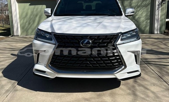 Buy Used Lexus LX 570 White Car in al–Khaburah in al-Batinah