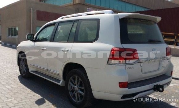 Buy Import Toyota Land Cruiser White Car in Import - Dubai in Dhufar Buy Import Toyota Land Cruiser White Car in Import - Dubai in Dhufar