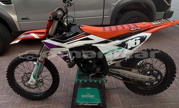 Buy Used KTM 125 White Bike in Muscat in Masqat Buy Used KTM 125 White Bike in Muscat in Masqat