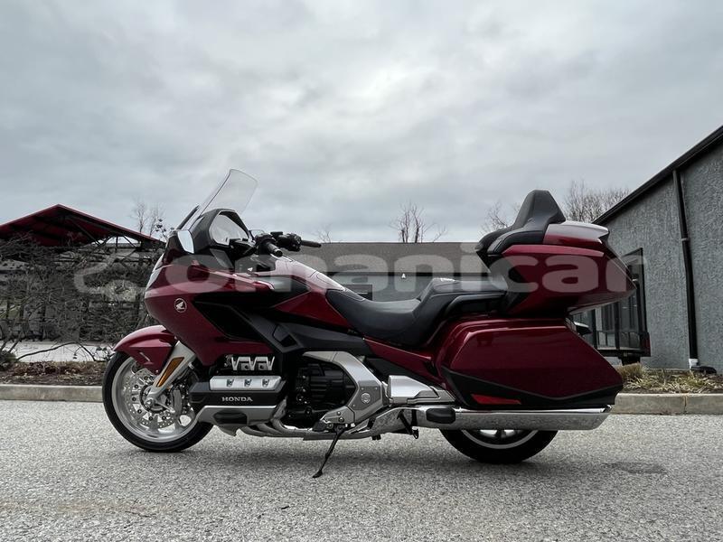 Big with watermark honda gold wing masqat as sib 7485