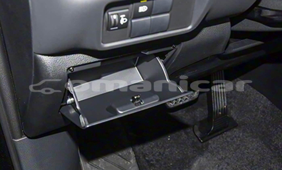 Buy New Toyota Highlander White Car in Muscat in Masqat Buy New Toyota Highlander White Car in Muscat in Masqat