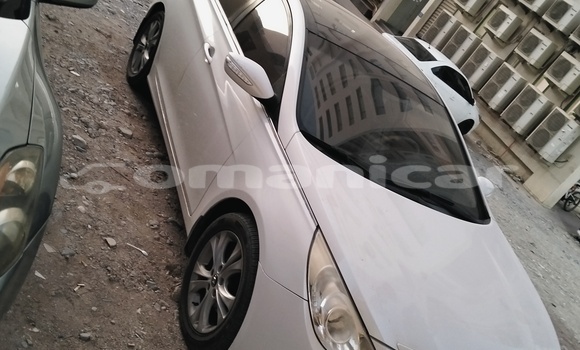 Buy Used Hyundai Sonata White Car in Bawshar in Masqat Buy Used Hyundai Sonata White Car in Bawshar in Masqat