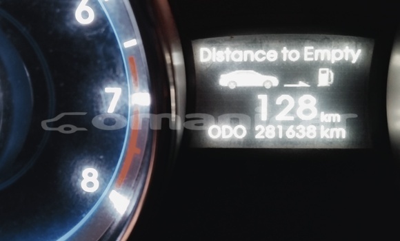 Buy Used Hyundai Sonata White Car in Bawshar in Masqat Buy Used Hyundai Sonata White Car in Bawshar in Masqat