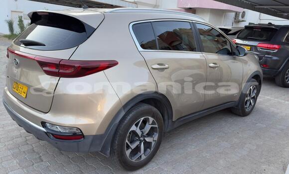 Buy Used Kia Sportage Beige Car in Muscat in Masqat Buy Used Kia Sportage Beige Car in Muscat in Masqat