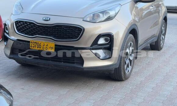 Buy Used Kia Sportage Beige Car in Muscat in Masqat Buy Used Kia Sportage Beige Car in Muscat in Masqat