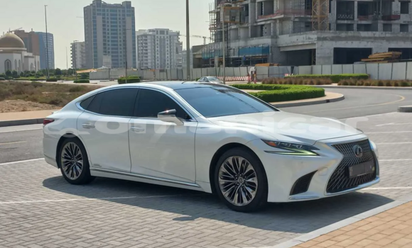 Buy Used Lexus LS White Car in Muscat in Masqat Buy Used Lexus LS White Car in Muscat in Masqat