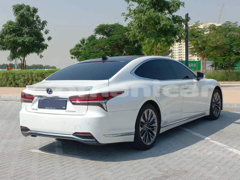Big with watermark lexus ls masqat muscat 7518