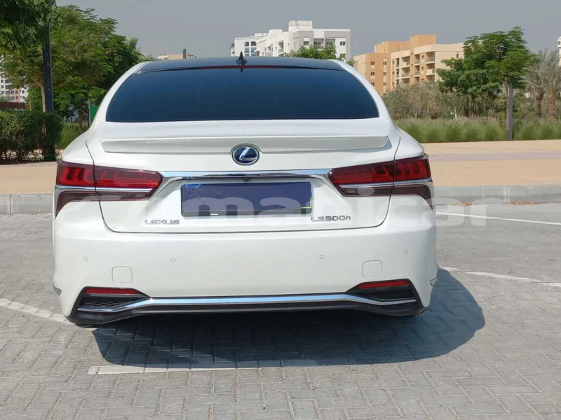 Big with watermark lexus ls masqat muscat 7518