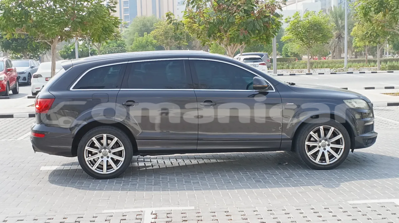 Big with watermark audi q7 masqat muscat 7524