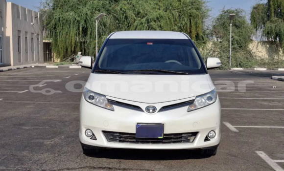 Buy Used Toyota Previa White Car in Muscat in Masqat Buy Used Toyota Previa White Car in Muscat in Masqat