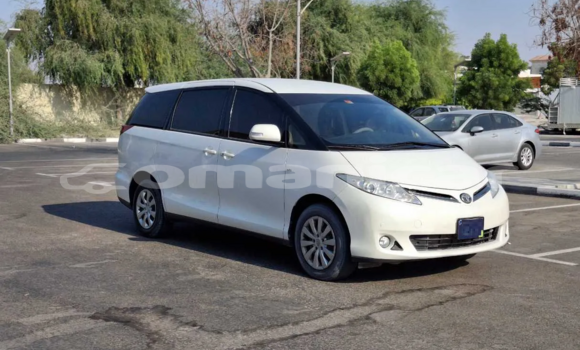 Buy Used Toyota Previa White Car in Muscat in Masqat Buy Used Toyota Previa White Car in Muscat in Masqat