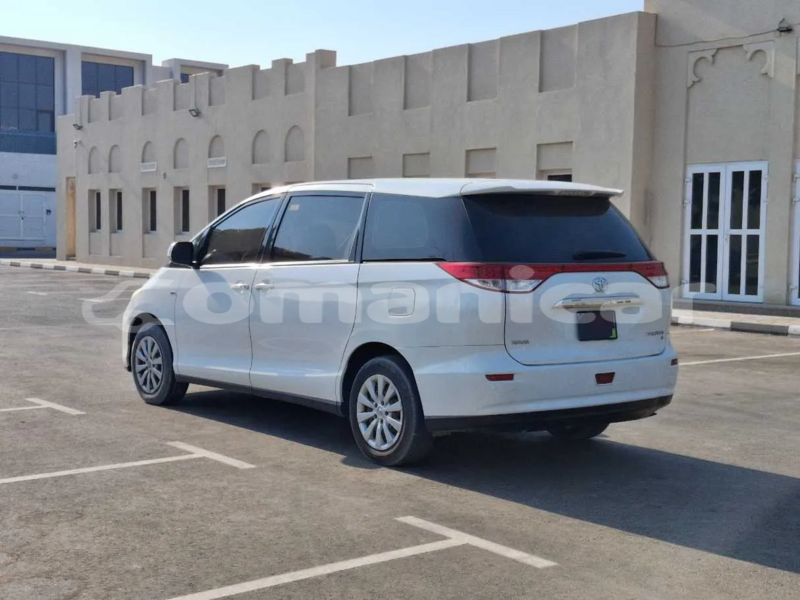 Big with watermark toyota previa masqat muscat 7527