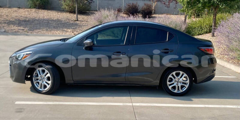 Big with watermark toyota yaris masqat muscat 7530