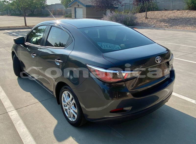 Big with watermark toyota yaris masqat muscat 7530