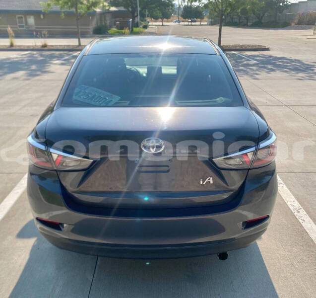 Big with watermark toyota yaris masqat muscat 7530