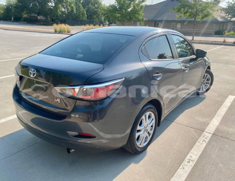 Big with watermark toyota yaris masqat muscat 7530