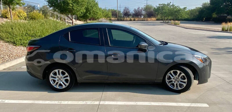 Big with watermark toyota yaris masqat muscat 7530