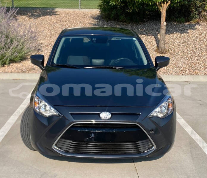 Big with watermark toyota yaris masqat muscat 7530
