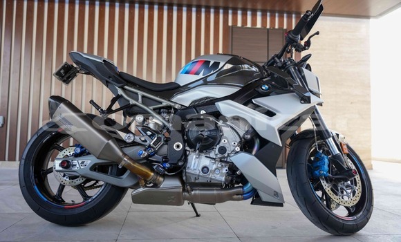 Buy Used BMW S 1000 Silver Bike in Muscat in Masqat Buy Used BMW S 1000 Silver Bike in Muscat in Masqat