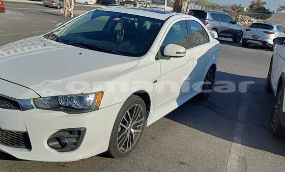 Buy Used Mitsubishi Lancer White Car in Muscat in Masqat Buy Used Mitsubishi Lancer White Car in Muscat in Masqat