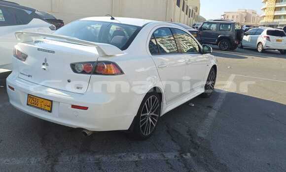 Buy Used Mitsubishi Lancer White Car in Muscat in Masqat Buy Used Mitsubishi Lancer White Car in Muscat in Masqat