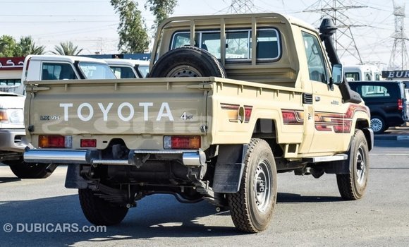 Buy Import Toyota Land Cruiser Beige Car in Import - Dubai in Dhufar Buy Import Toyota Land Cruiser Beige Car in Import - Dubai in Dhufar