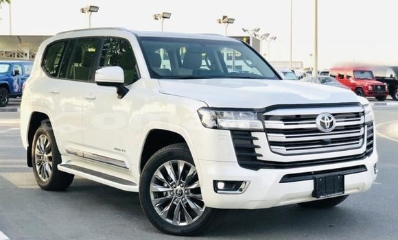 Buy Used Toyota Land Cruiser White Car in Masqat in Masqat Buy Used Toyota Land Cruiser White Car in Masqat in Masqat