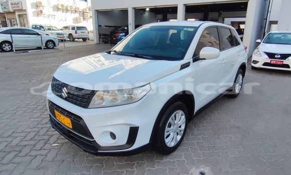 Buy Used Suzuki Vitara White Car in Azaiba in Masqat