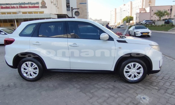 Buy Used Suzuki Vitara White Car in Azaiba in Masqat Buy Used Suzuki Vitara White Car in Azaiba in Masqat
