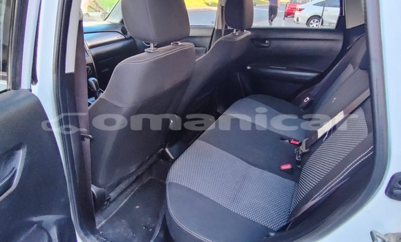 Buy Used Suzuki Vitara White Car in Azaiba in Masqat Buy Used Suzuki Vitara White Car in Azaiba in Masqat