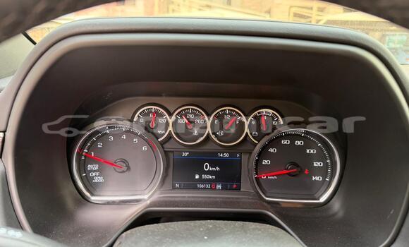 Buy Import Chevrolet Suburban White Car in Ruwi in Masqat Buy Import Chevrolet Suburban White Car in Ruwi in Masqat