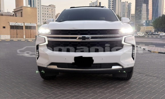 Buy Import Chevrolet Suburban White Car in Ruwi in Masqat Buy Import Chevrolet Suburban White Car in Ruwi in Masqat