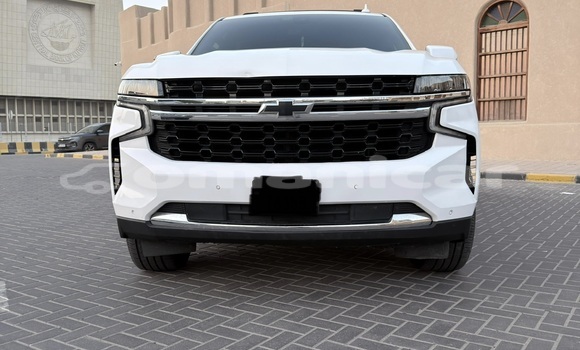 Buy Import Chevrolet Suburban White Car in Ruwi in Masqat Buy Import Chevrolet Suburban White Car in Ruwi in Masqat