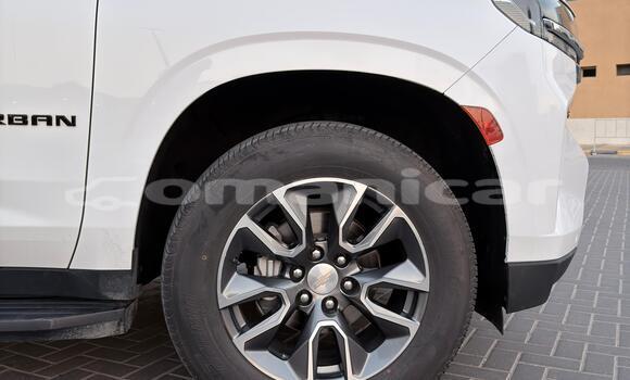 Buy Import Chevrolet Suburban White Car in Ruwi in Masqat Buy Import Chevrolet Suburban White Car in Ruwi in Masqat