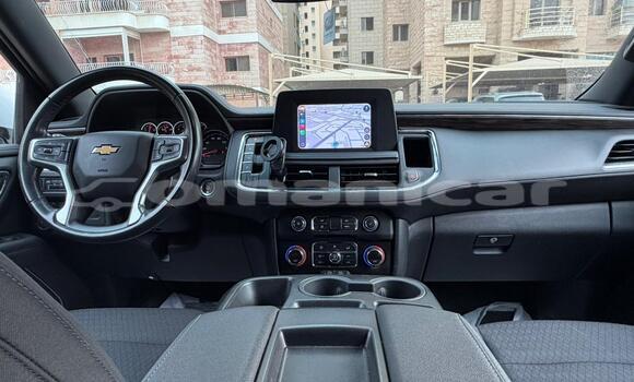 Buy Import Chevrolet Suburban White Car in Ruwi in Masqat Buy Import Chevrolet Suburban White Car in Ruwi in Masqat