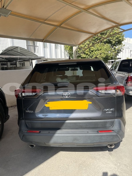 Big with watermark toyota rav4 masqat madinat qabus 7555