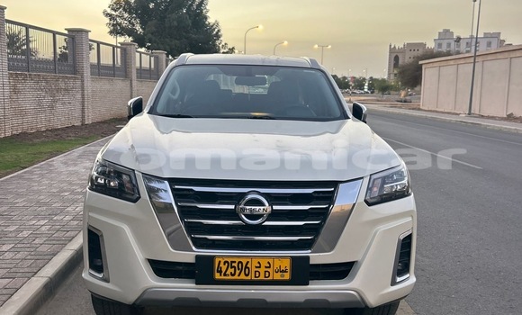 Buy Used Nissan Xterra White Car in Muscat in Masqat