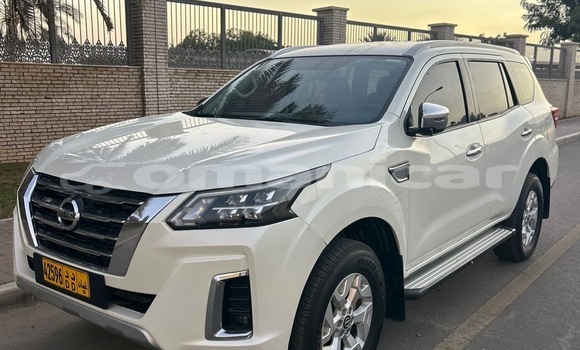 Buy Used Nissan Xterra White Car in Muscat in Masqat Buy Used Nissan Xterra White Car in Muscat in Masqat
