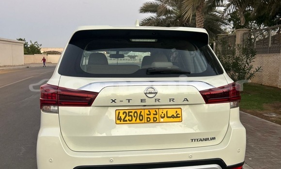 Buy Used Nissan Xterra White Car in Muscat in Masqat Buy Used Nissan Xterra White Car in Muscat in Masqat