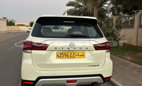 Buy Used Nissan Xterra White Car in Muscat in Masqat Buy Used Nissan Xterra White Car in Muscat in Masqat
