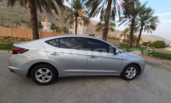 Buy Used Hyundai Elantra Silver Car in Wadi Al Kabir in Masqat Buy Used Hyundai Elantra Silver Car in Wadi Al Kabir in Masqat
