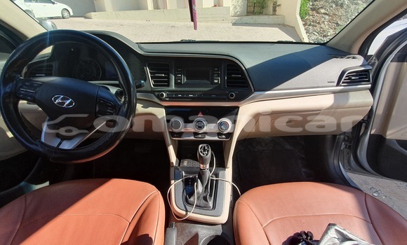 Buy Used Hyundai Elantra Silver Car in Wadi Al Kabir in Masqat Buy Used Hyundai Elantra Silver Car in Wadi Al Kabir in Masqat